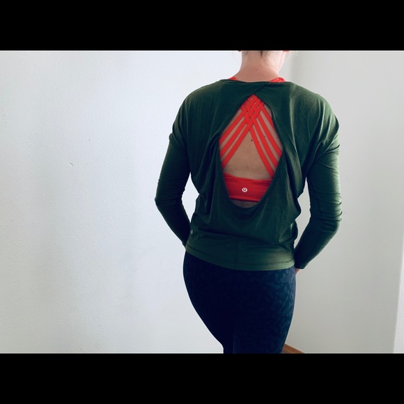 Lululemon Athletica long sleeve top open back - Picture 3 of 9